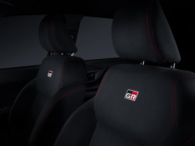 Deluxe GR-S Seat (GR-S Type) & Adjustable Headrest (All Types)
